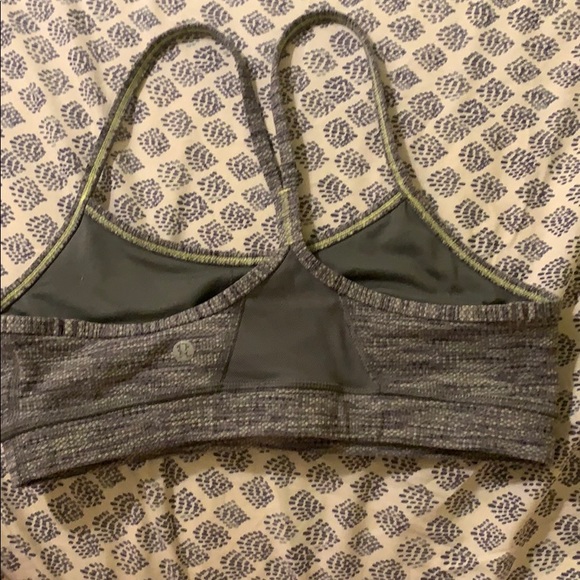 Lululemon sports bra - Picture 2 of 3